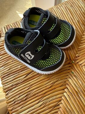 Black and Neon Green Kids Mesh Hook-and-Loop Sneakers